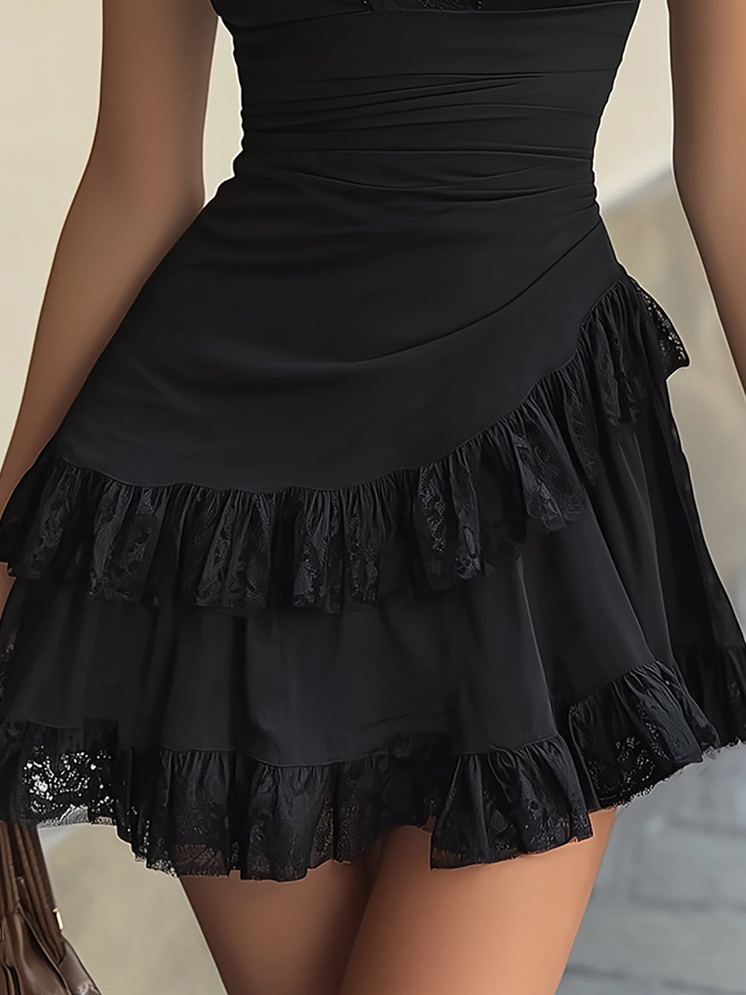 Anita | Mini Abito in Pizzo Nero con Volant