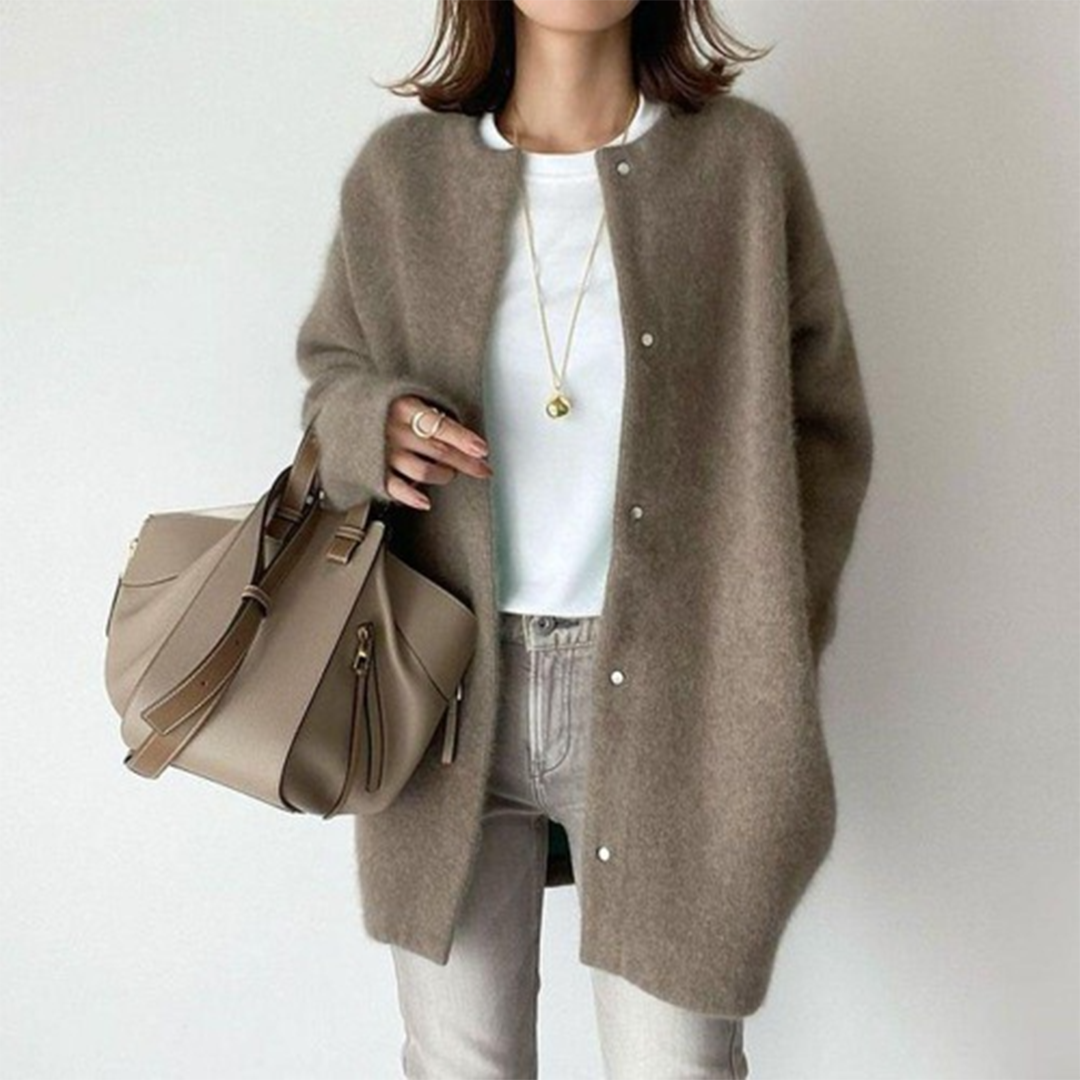 La brillantezza del cashmere | Elegante cardigan in pelle scamosciata