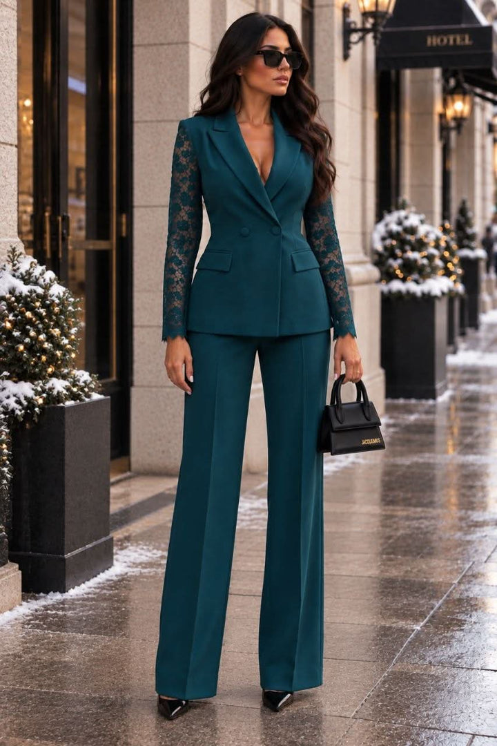 Clelia | Tailleur Doppiopetto con Maniche in Pizzo
