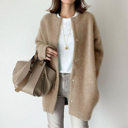 La brillantezza del cashmere | Elegante cardigan in pelle scamosciata