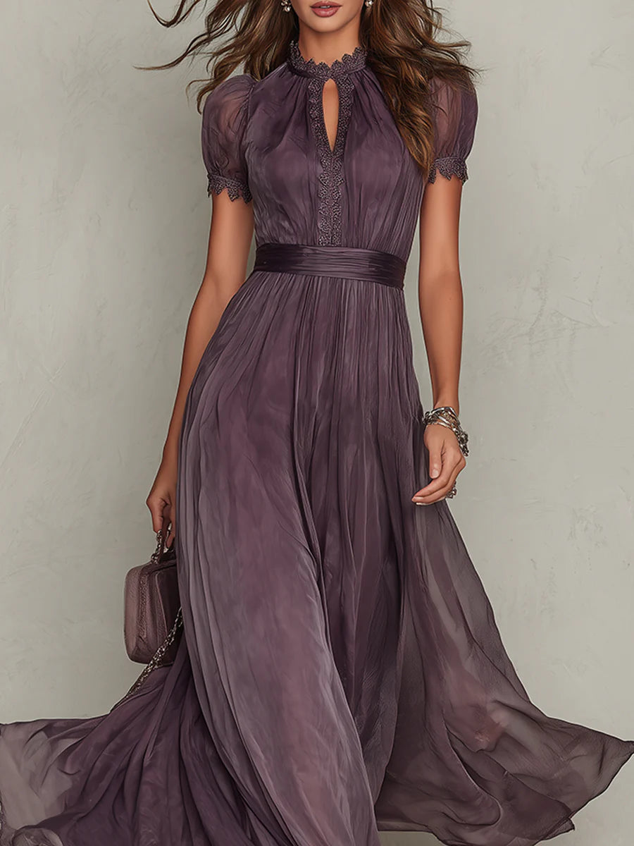 Seraphina • Abito lungo viola in chiffon con scollo a goccia e finiture in pizzo