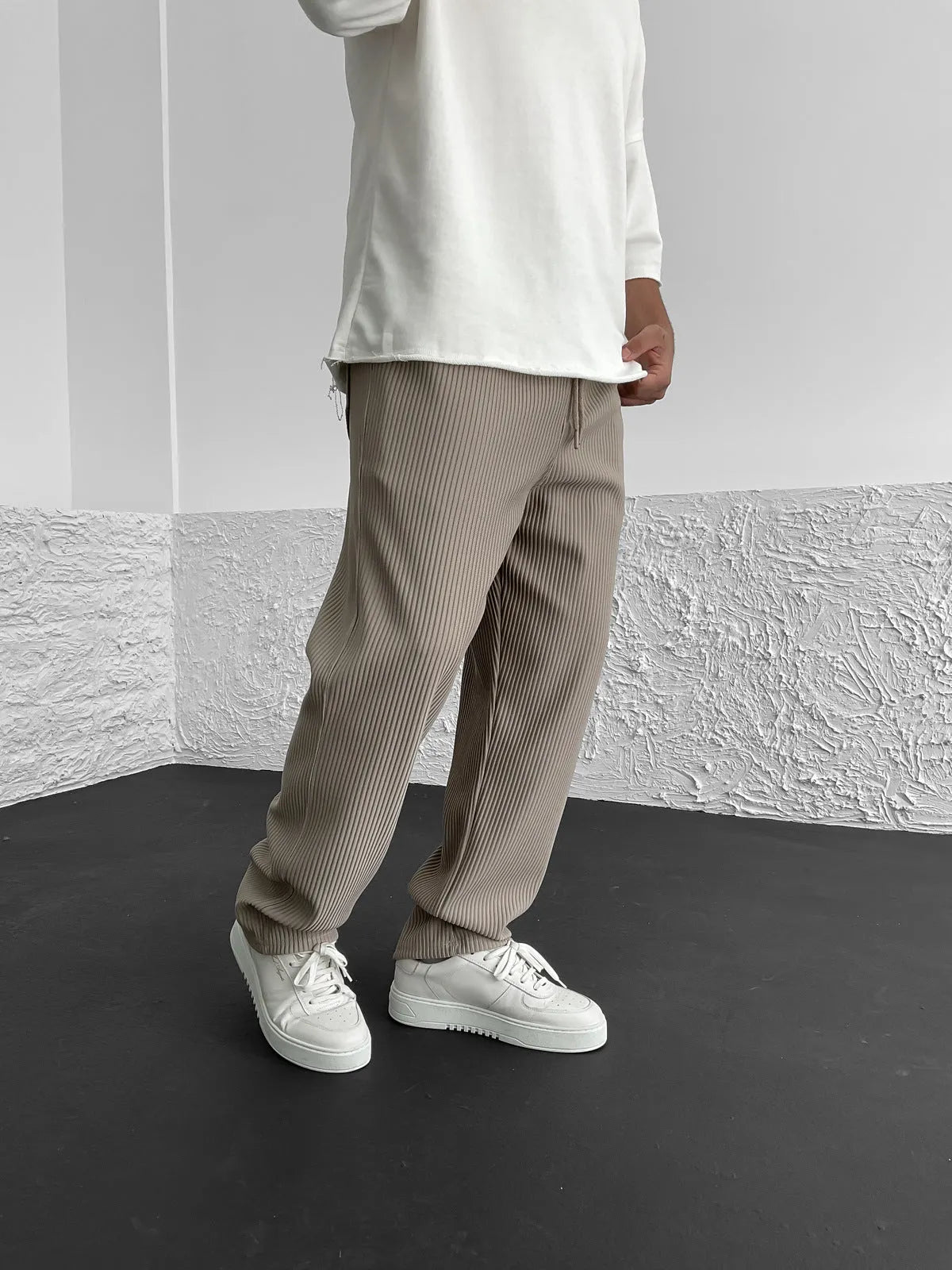 VYRO – Pantaloni a coste dalla vestibilità ampia